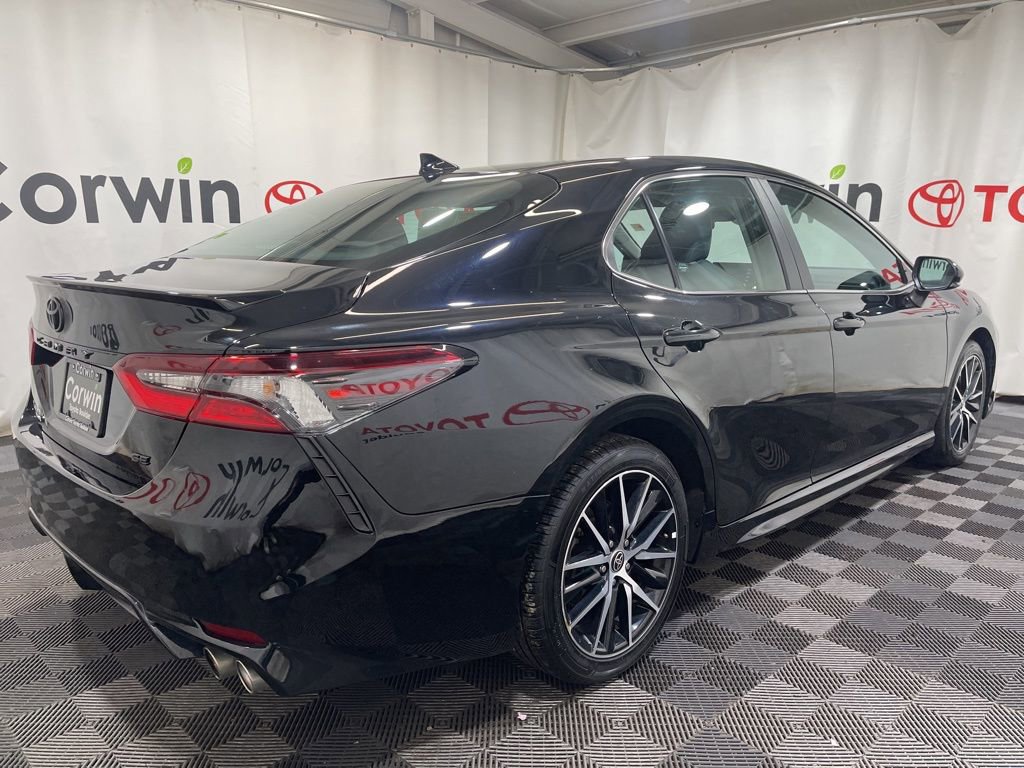 Used 2024 Toyota Camry SE image 7