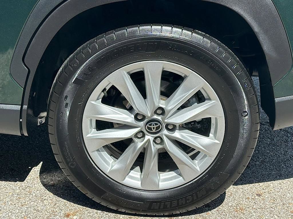 Certified 2023 Toyota Corolla Cross LE image 27