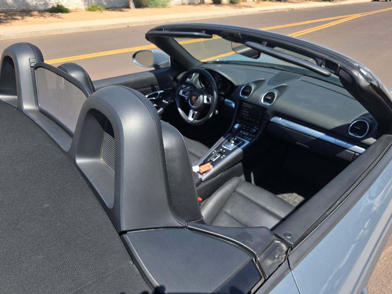 Used 2017 Porsche 718 Boxster RWD image 32