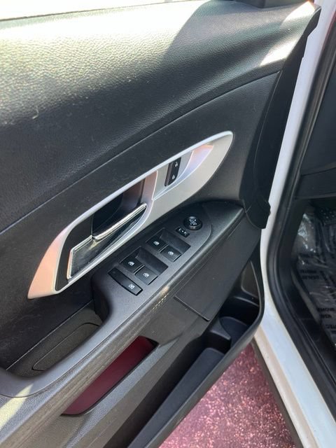 Used 2017 Chevrolet Equinox LS FWD image 12