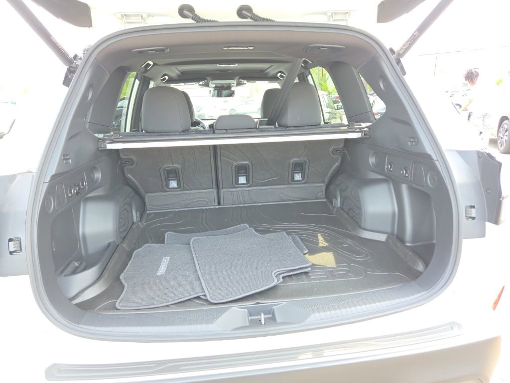 Certified 2025 Subaru Forester Premium image 21