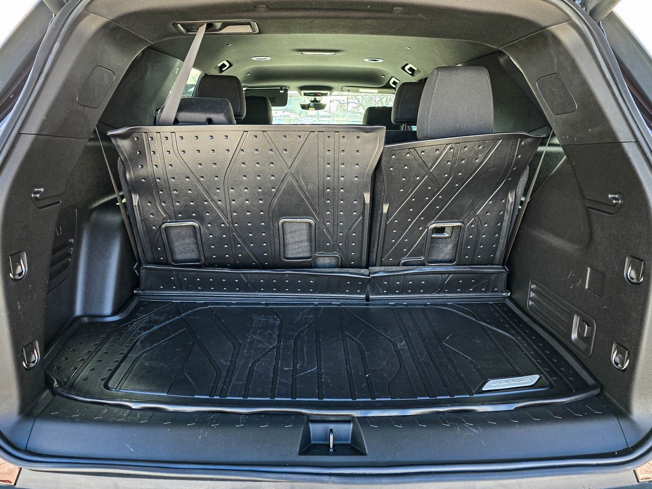 Certified 2023 Chevrolet Traverse LT w/ Rear Camera Mirror Package image 32