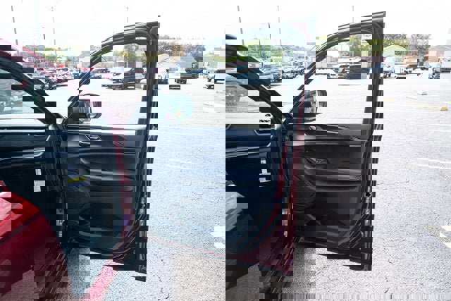 New 2025 Jeep Grand Cherokee L Laredo image 13