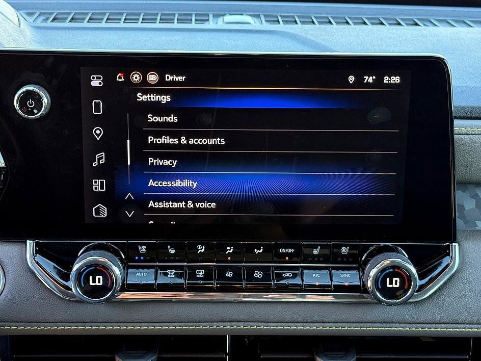 Used 2025 Chevrolet Colorado ZR2 w/ Midnight Edition image 20