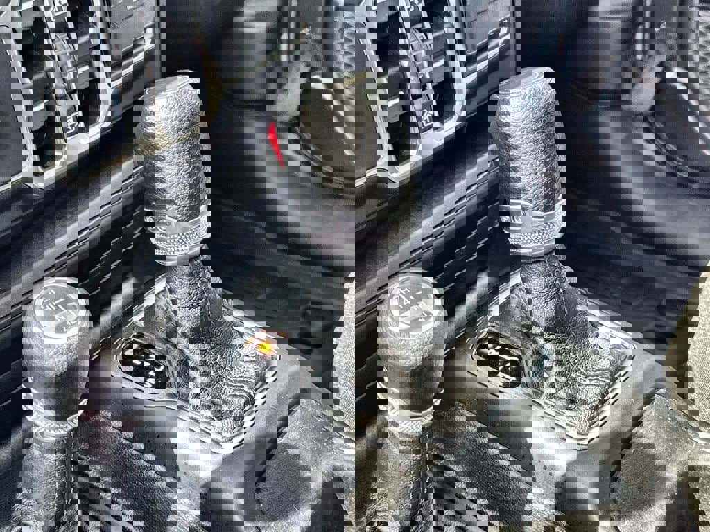 Used 2023 Jeep Gladiator Willys image 23