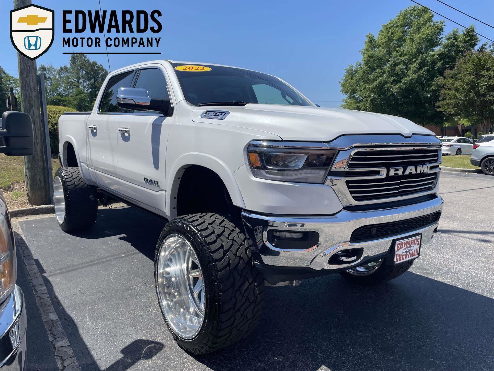 Used 2022 RAM 1500 Laramie AWD/4WD image 1