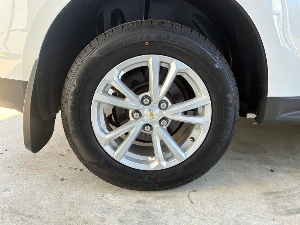 Used 2017 Chevrolet Equinox LT image 17