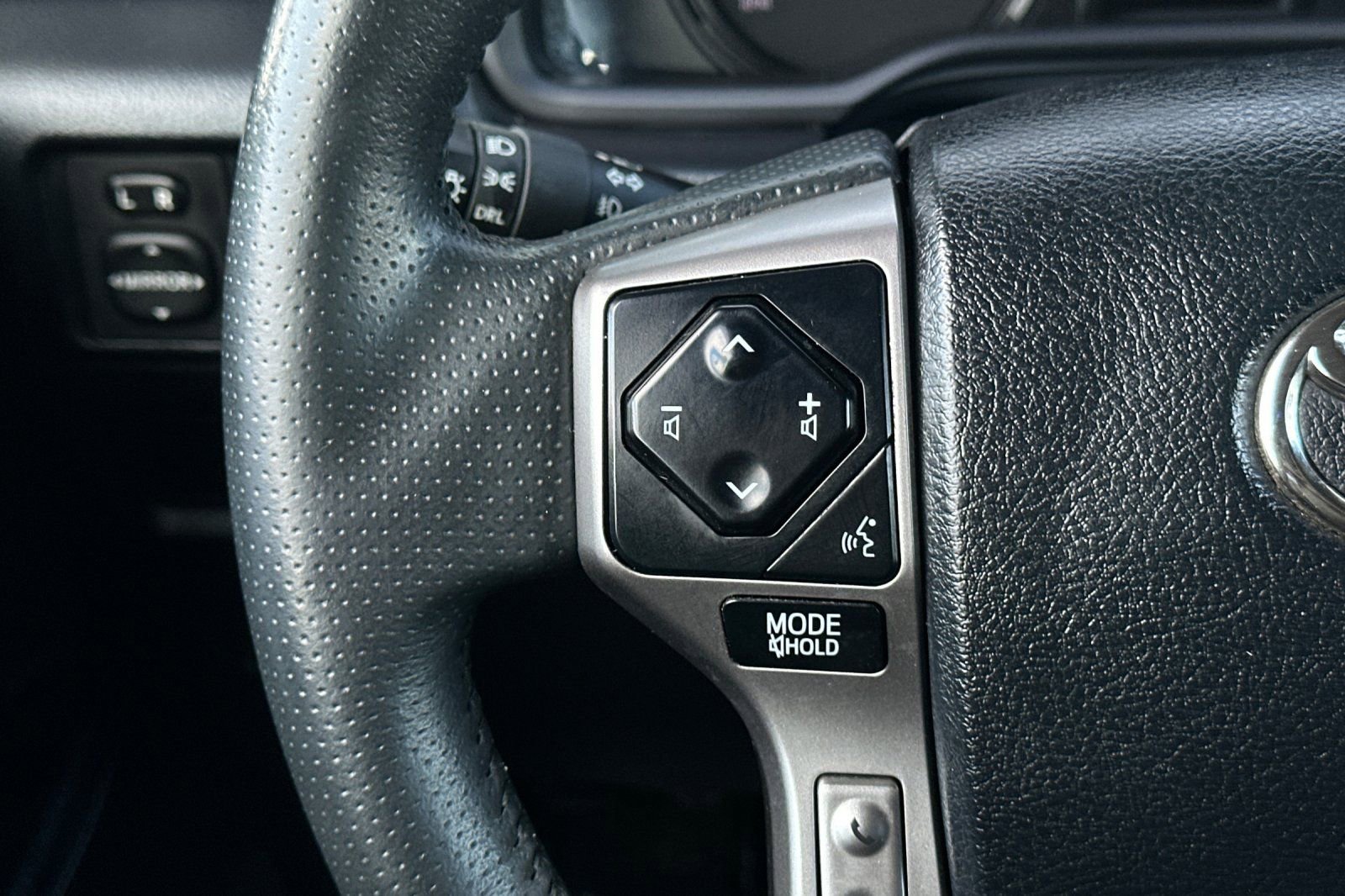 Used 2022 Toyota 4Runner SR5 Premium image 28