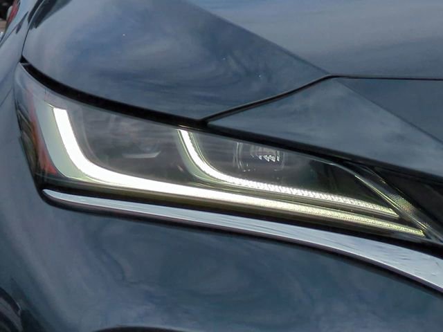 Used 2021 Toyota Venza XLE w/ Softex Package image 10