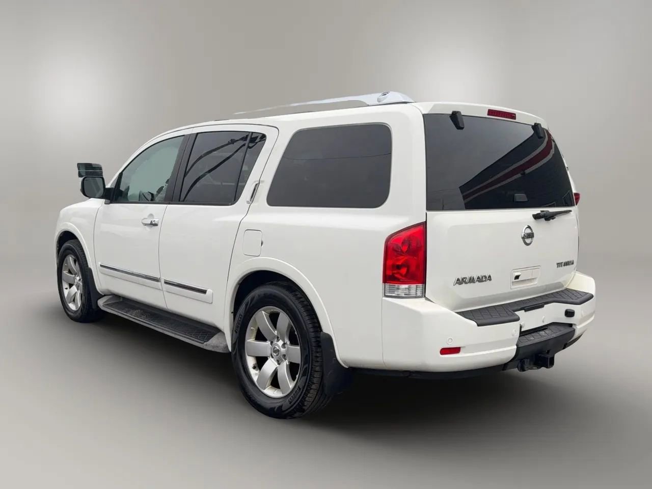 Used 2010 Nissan Armada Titanium AWD/4WD image 4
