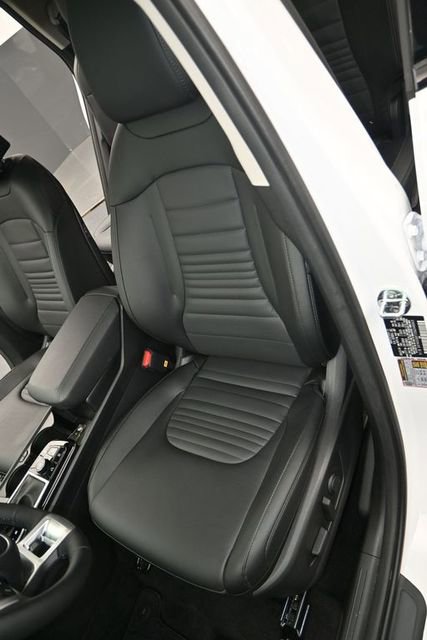 Used 2025 Kia Sportage SX image 10