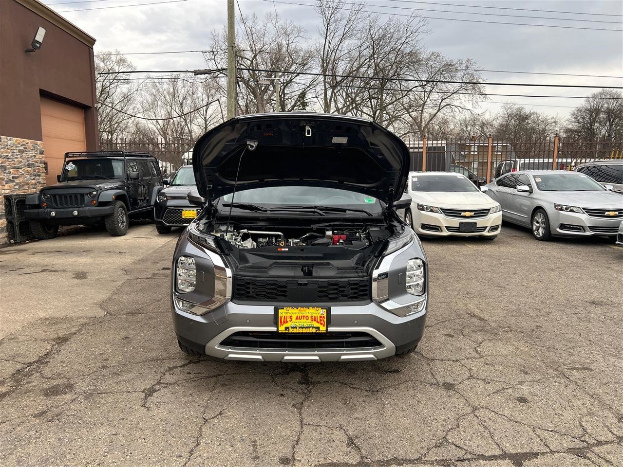 Used 2024 Mitsubishi Outlander SE image 11