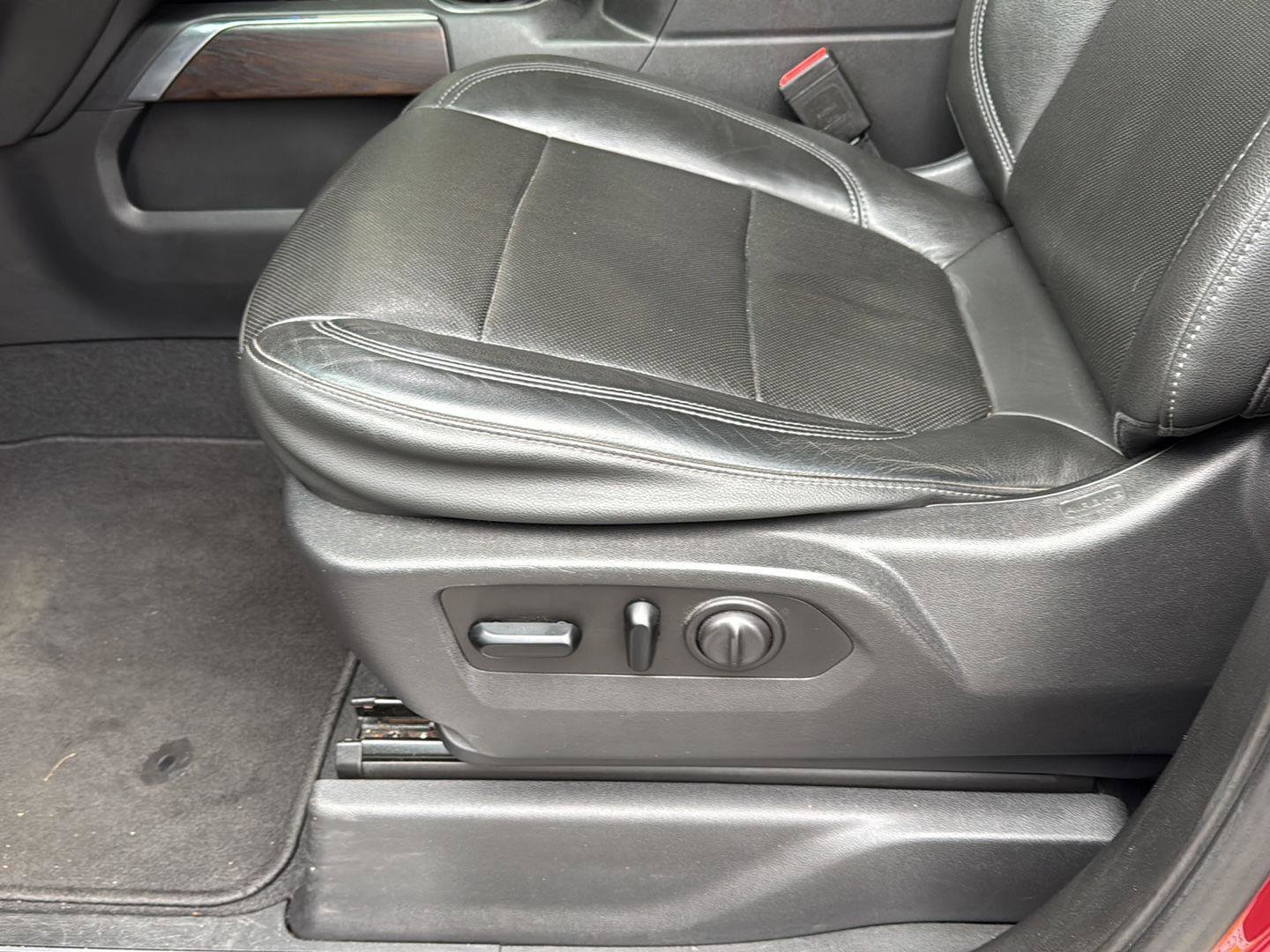 Used 2020 GMC Sierra 1500 SLT w/ SLT Premium Plus Package image 29