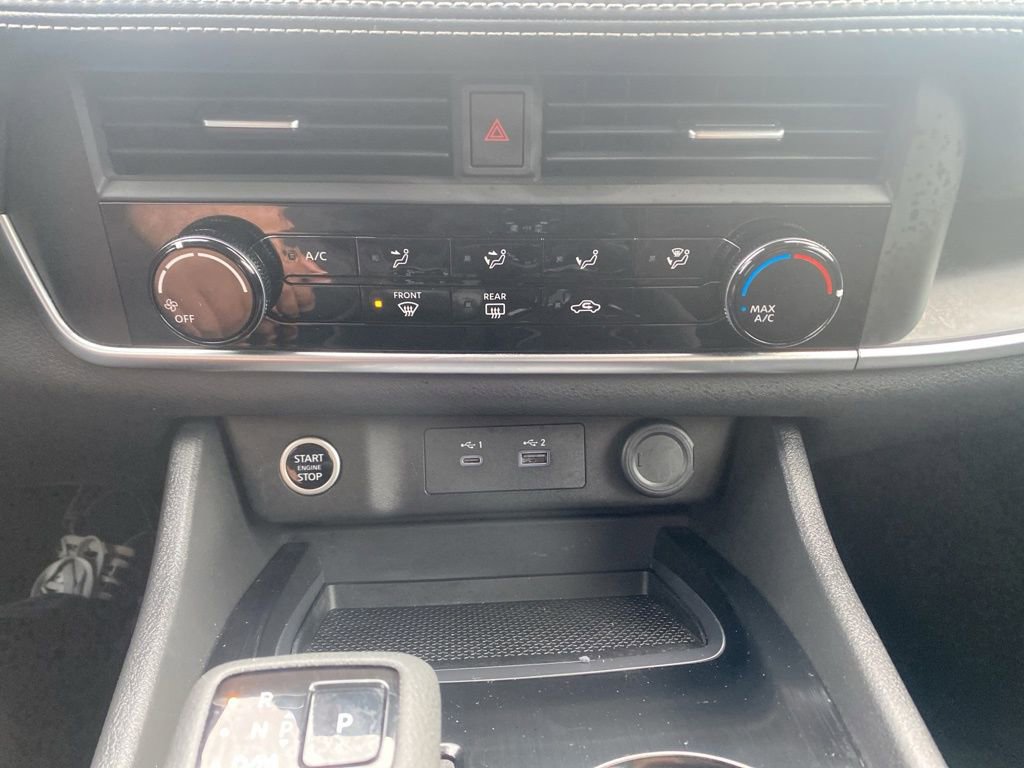 Used 2023 Nissan Rogue S image 23