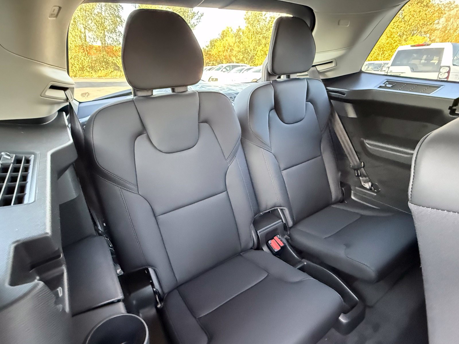 New 2027 Volvo XC90 B6 Plus AWD/4WD image 16