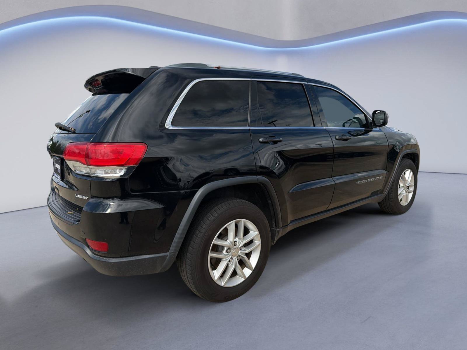 Used 2018 Jeep Grand Cherokee Laredo RWD image 6