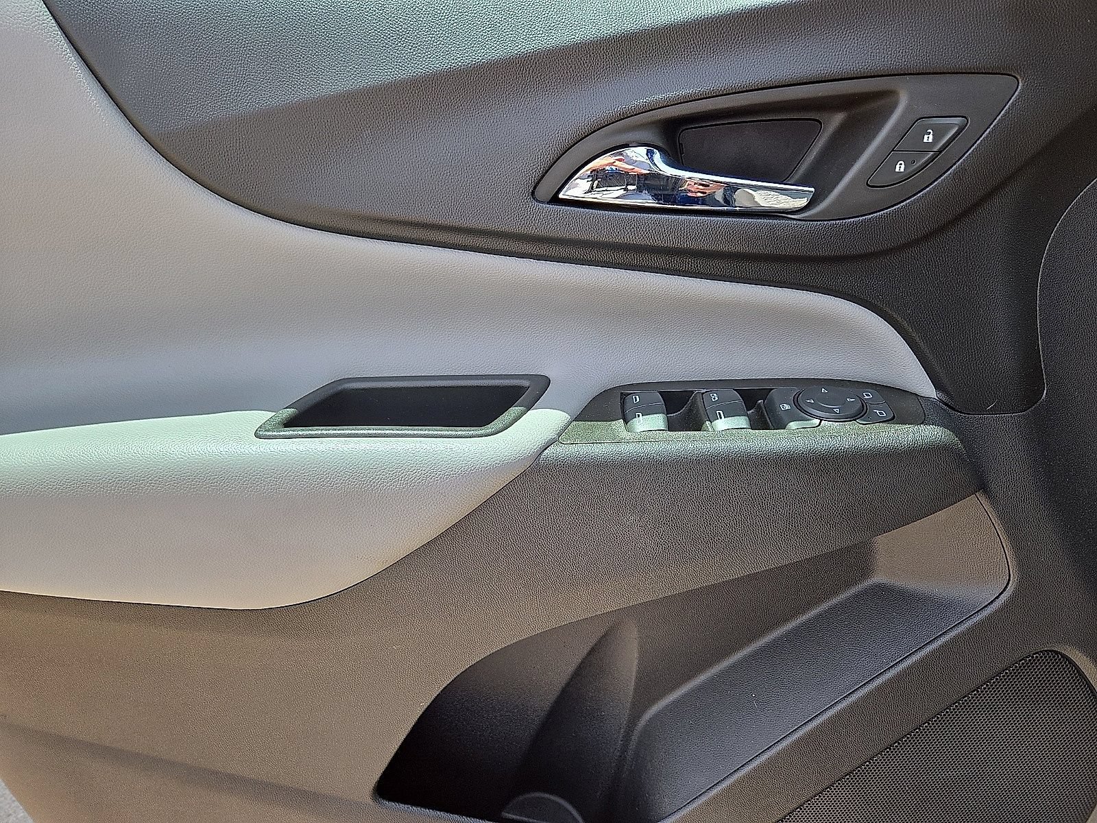 Used 2022 Chevrolet Equinox LT FWD image 21