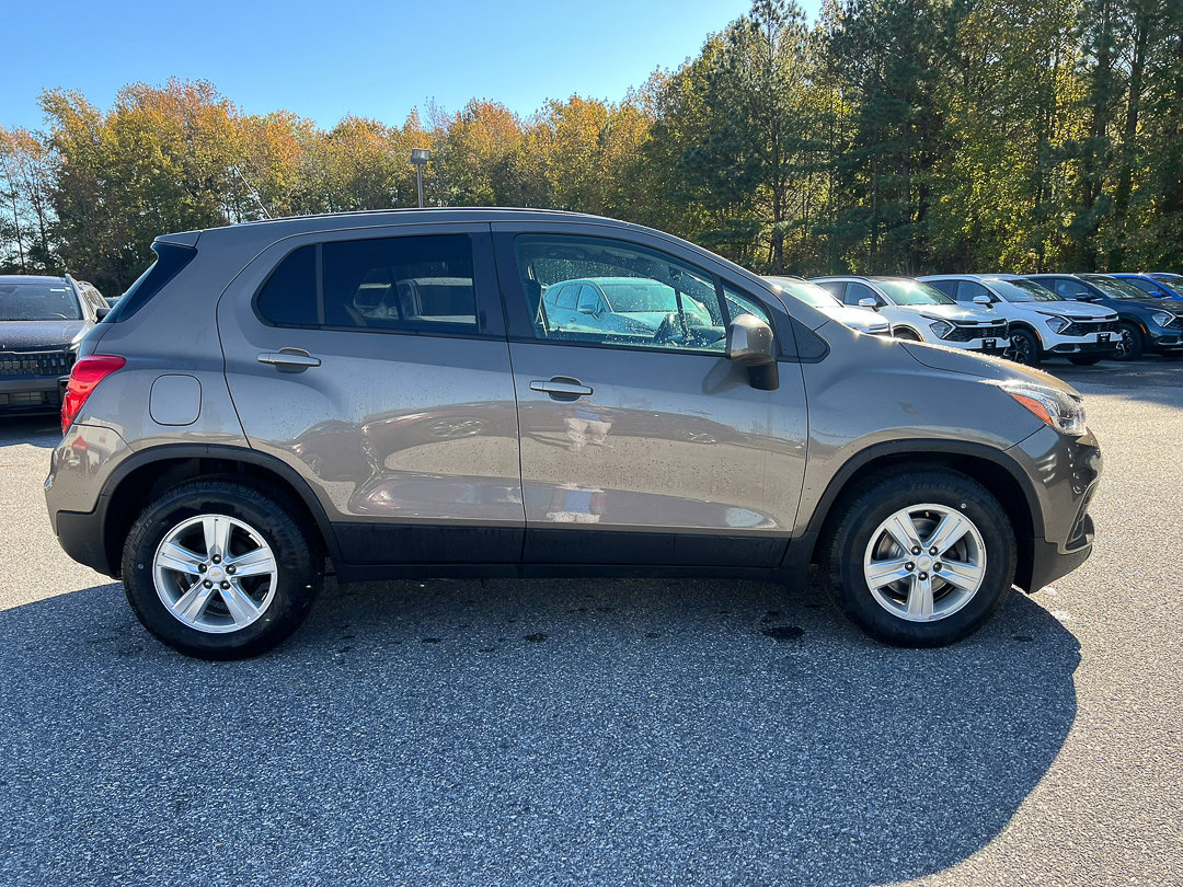 Used 2021 Chevrolet Trax LS w/ Tint and Cruise Package image 7