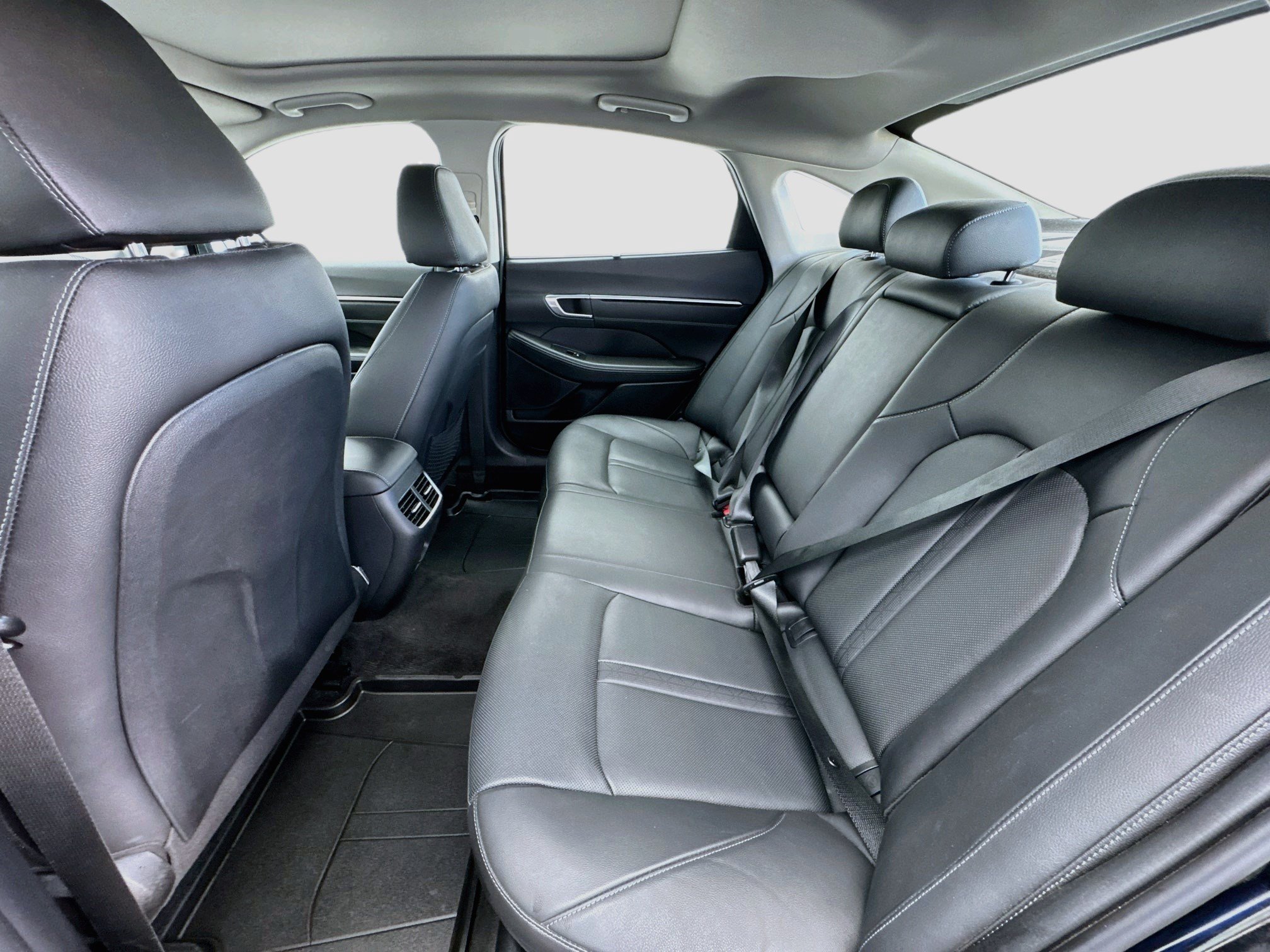 Used 2023 Hyundai Sonata Limited w/ Cargo Package FWD image 16