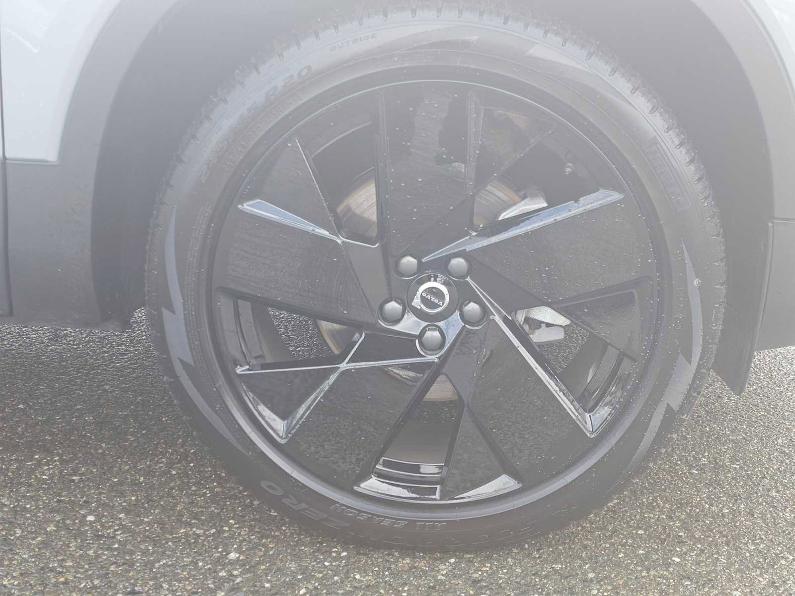 Certified 2026 Volvo XC40 B5 Ultra w/ Climate Package image 9