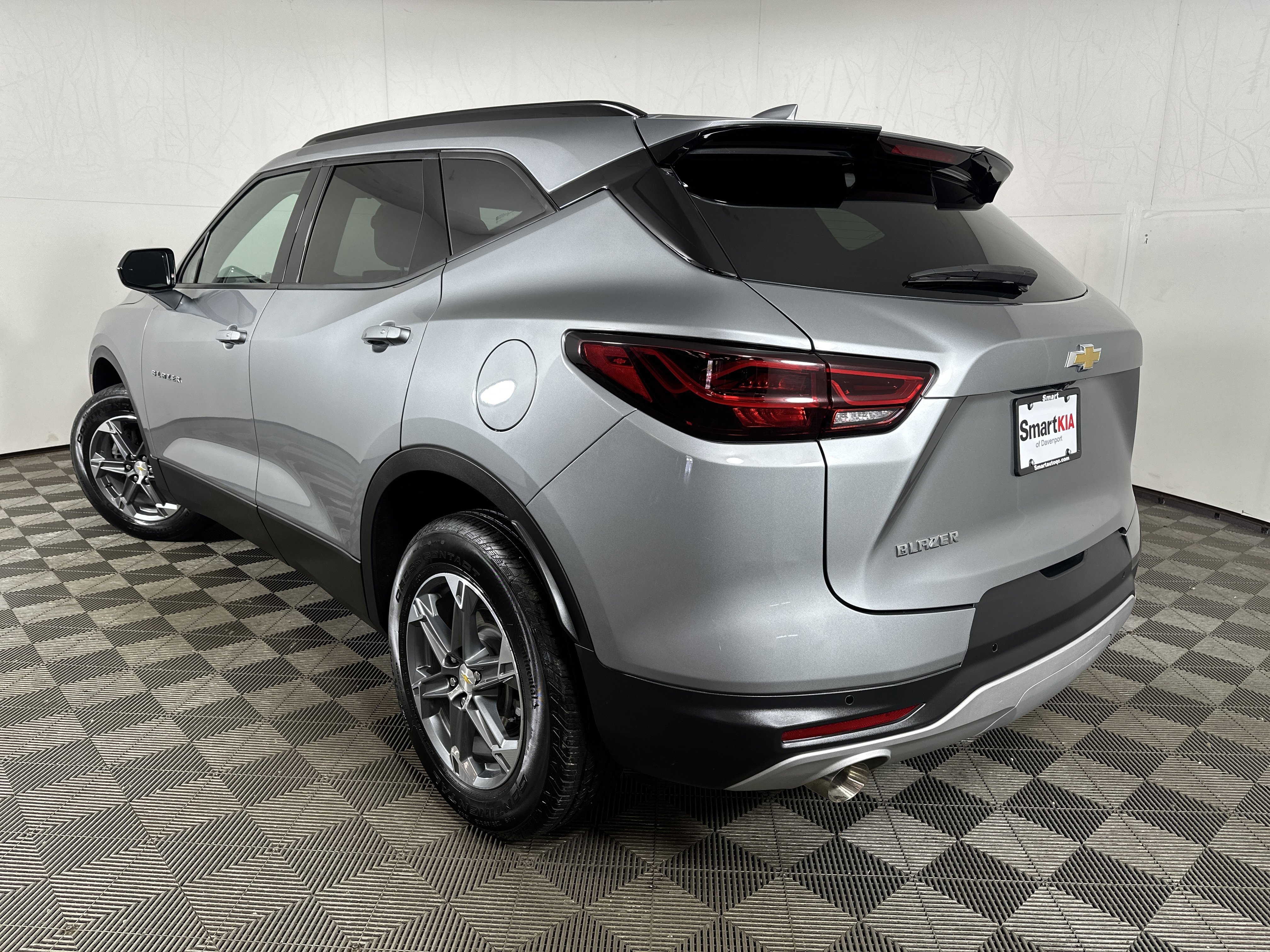 Used 2024 Chevrolet Blazer LT w/ Convenience Package FWD image 5