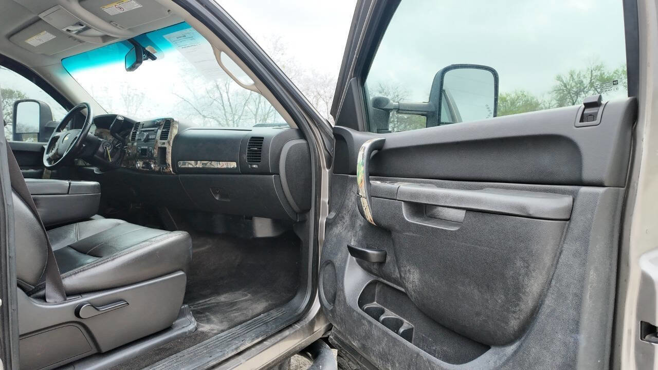 Used 2013 Chevrolet Silverado 2500 LT w/ Interior Plus Package image 20