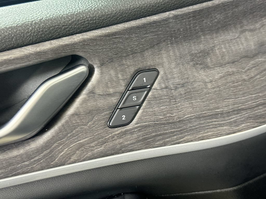 Used 2023 Jeep Grand Cherokee Limited RWD image 23