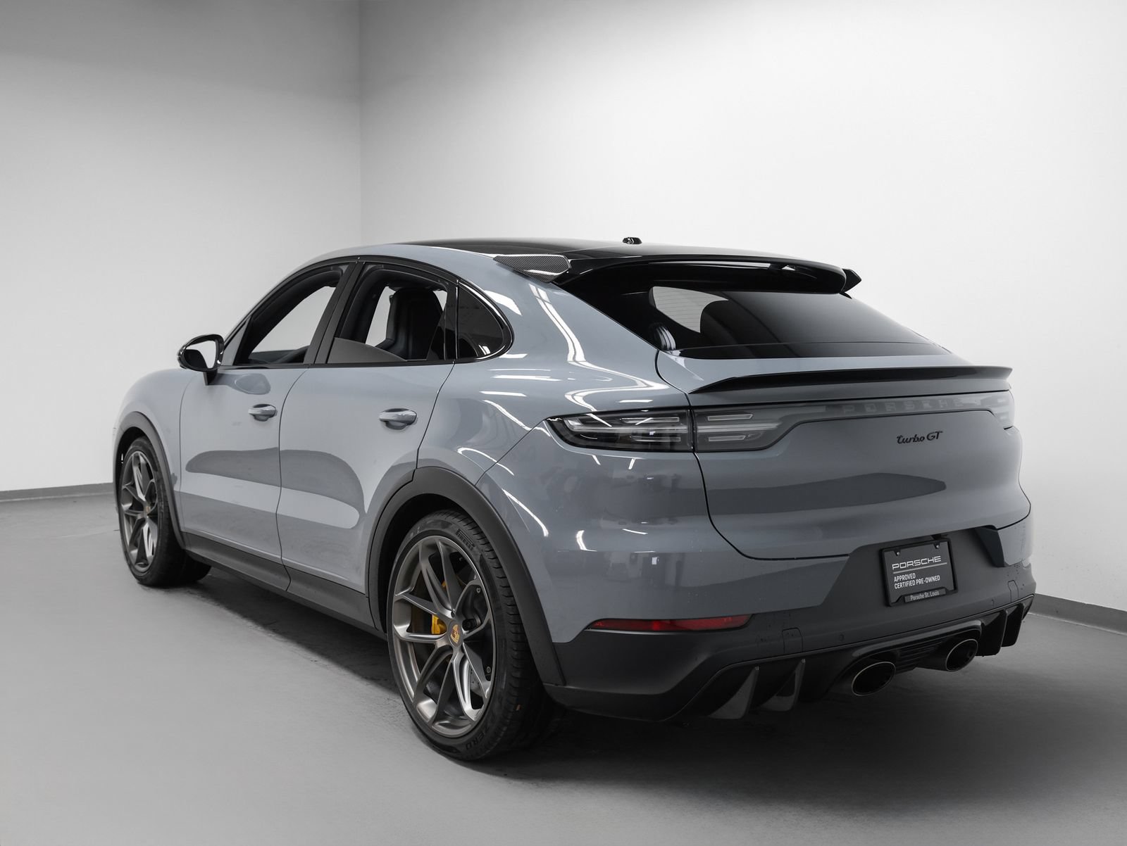 Used 2023 Porsche Cayenne Turbo GT AWD/4WD image 3