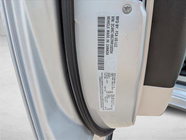 Used 2024 Chrysler Pacifica Touring-L image 25