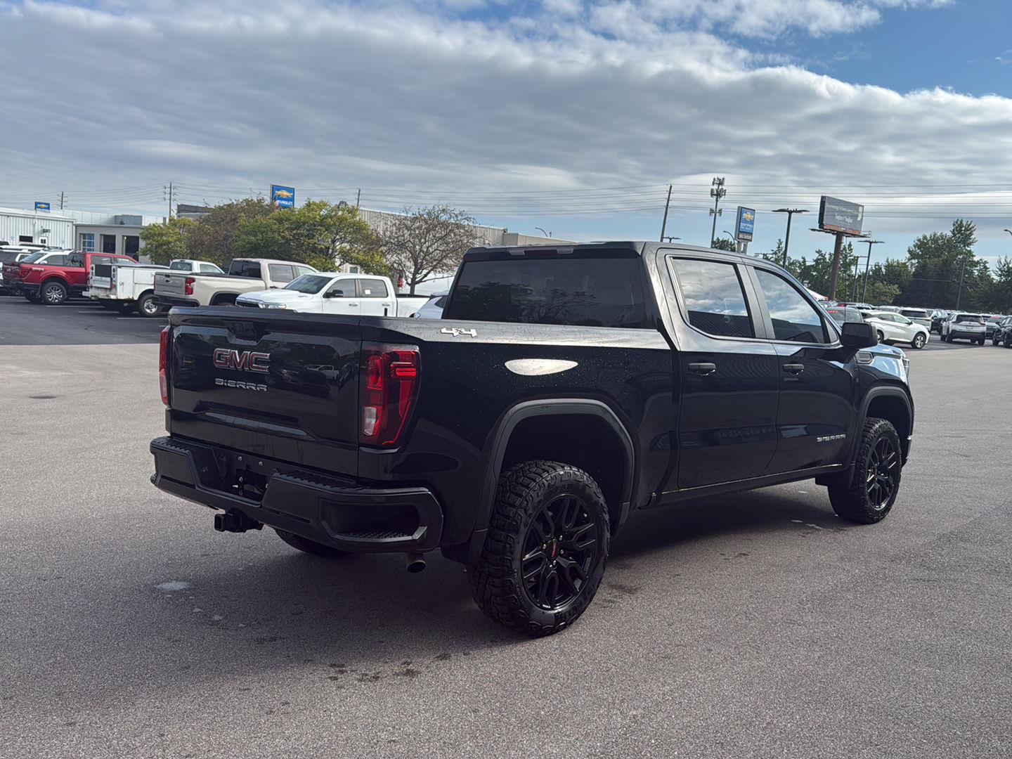 Used 2024 GMC Sierra 1500 Pro w/ Graphite Edition AWD/4WD image 3