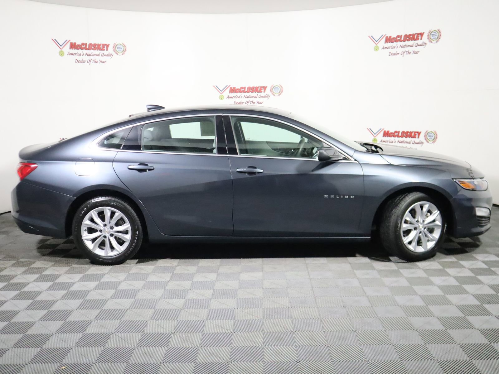 Used 2021 Chevrolet Malibu LT image 3