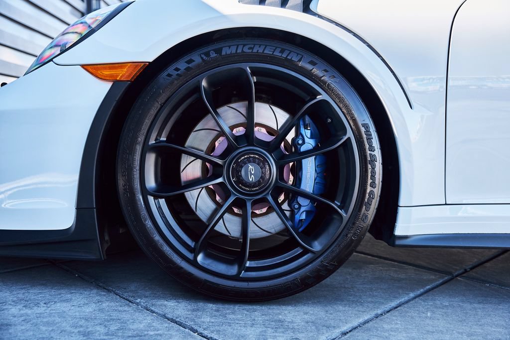Used 2019 Porsche 911 GT3 RS RWD image 3