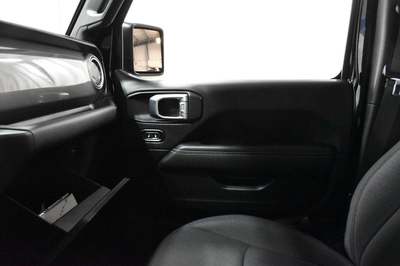 Used 2022 Jeep Wrangler Unlimited Sahara w/ LED Lighting Group image 19