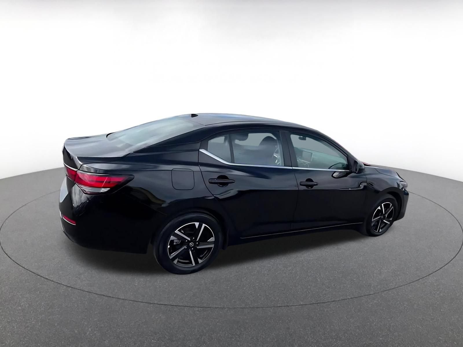 Used 2025 Nissan Sentra SV FWD image 13