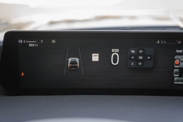 Used 2025 Ford Expedition Max Platinum w/ Driver's Package image 61