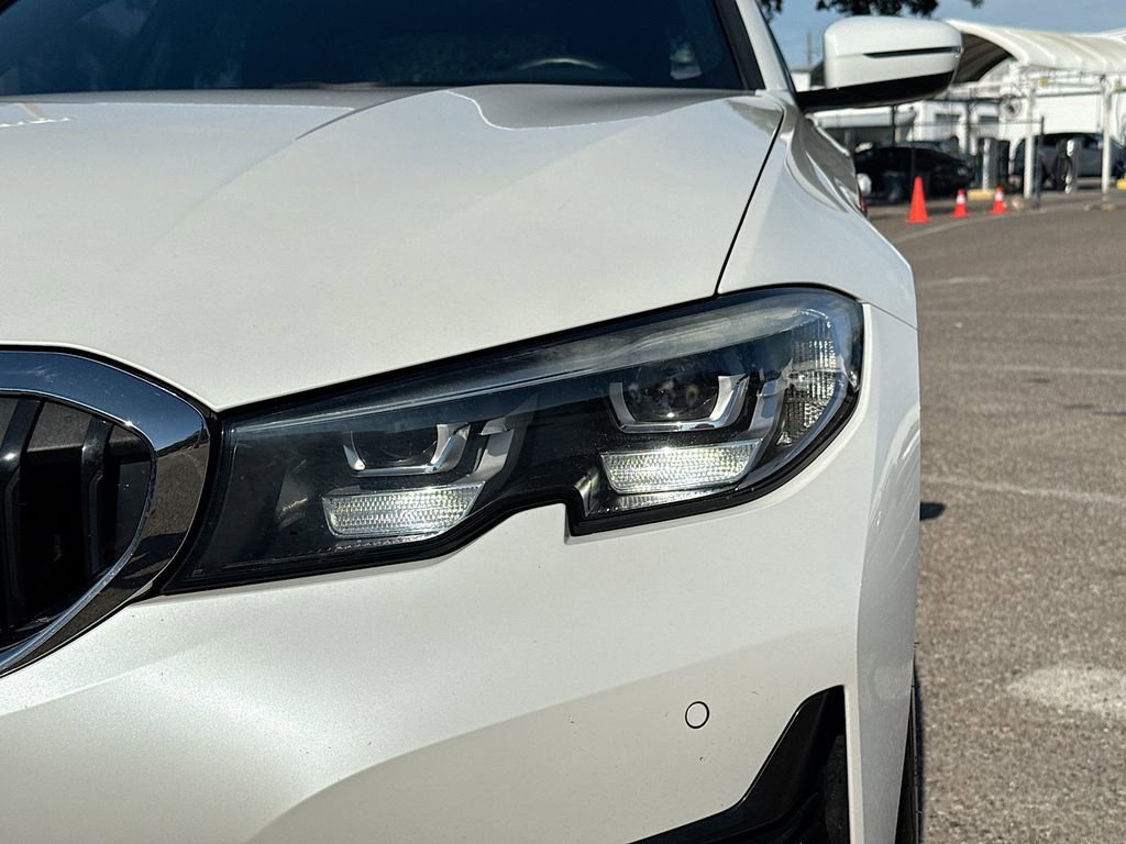 Used 2020 BMW 330i Sedan w/ Driving Assistance Package RWD image 9
