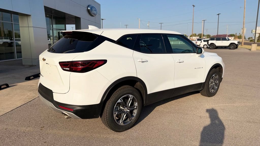 Used 2025 Chevrolet Blazer LT AWD/4WD image 4