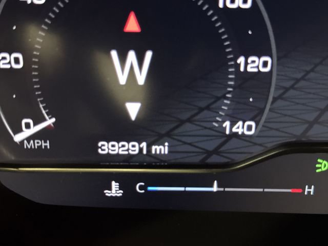 Certified 2024 GMC Yukon SLT w/ SLT Luxury Package image 12