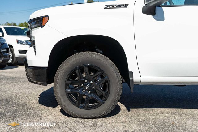 Used 2025 Chevrolet Silverado 1500 LT Trail Boss w/ Dark Appearance Package image 12