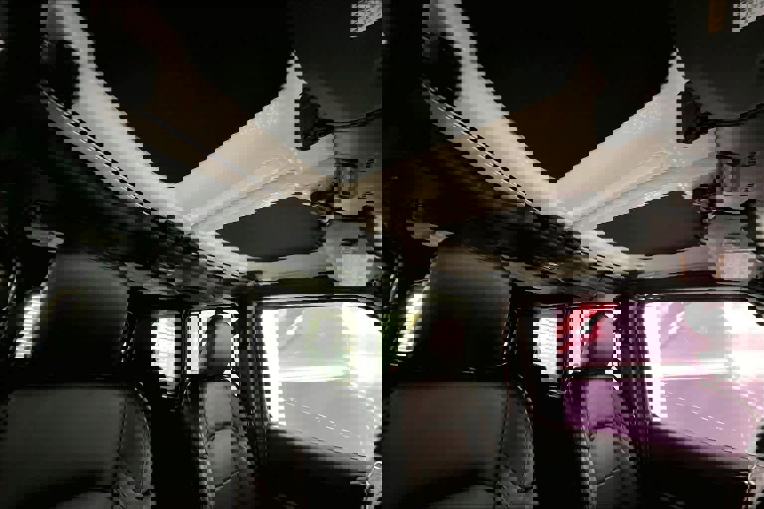 Used 2020 Jeep Wrangler Unlimited Sahara image 28