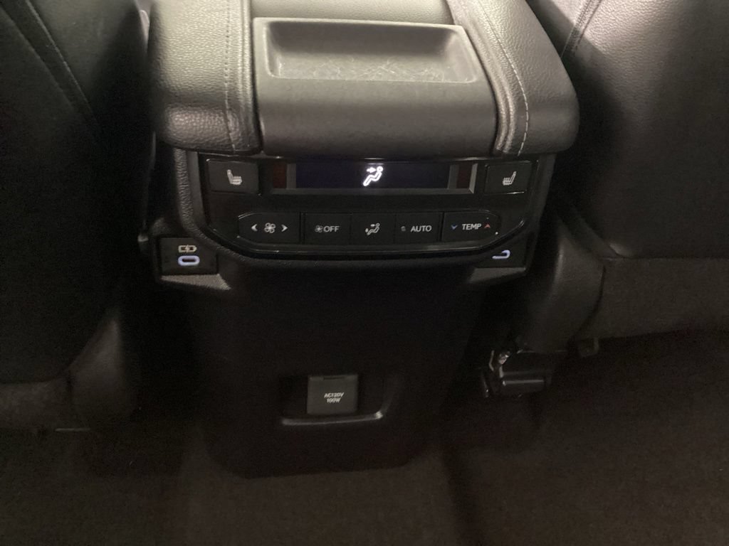 Used 2024 Toyota Grand Highlander AWD image 38