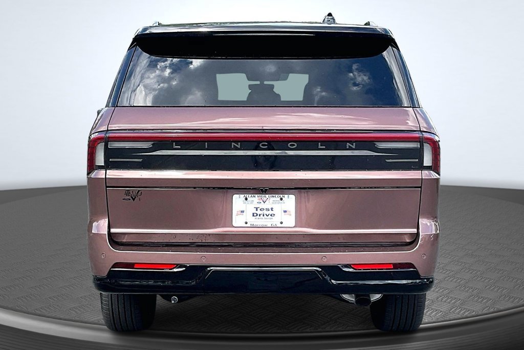 New 2027 Lincoln Navigator L Black Label AWD/4WD image 4