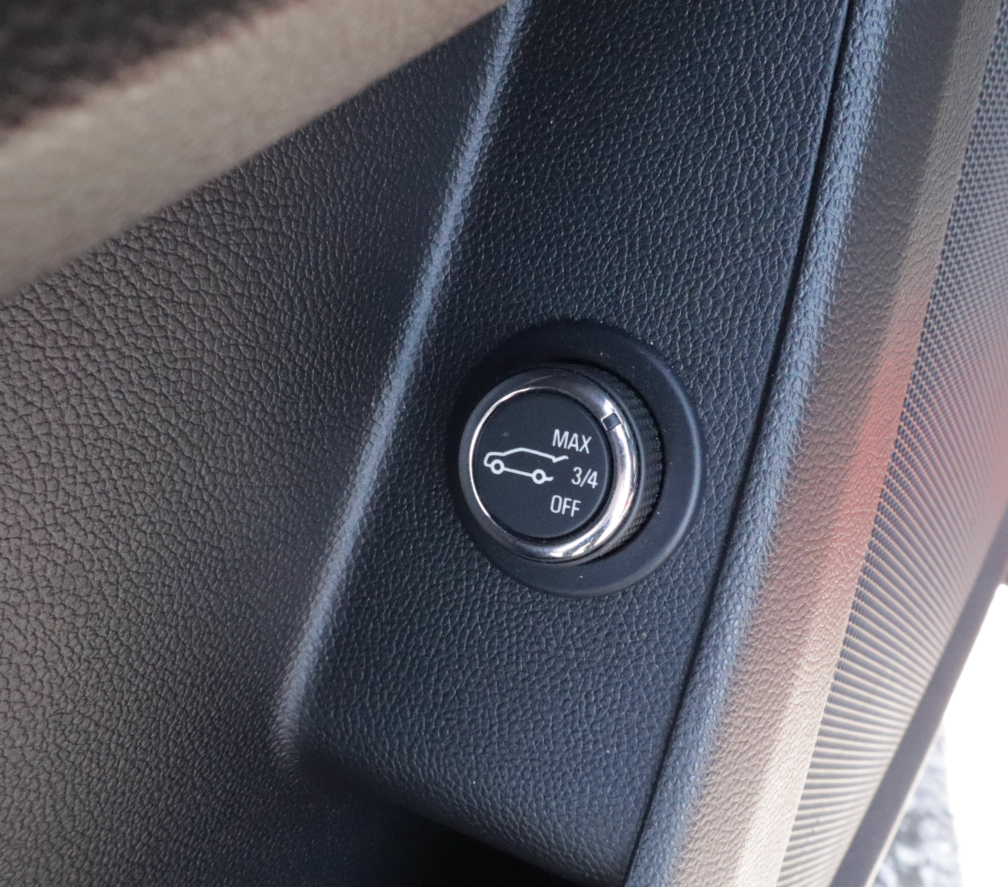 Used 2023 Chevrolet Traverse LT FWD image 16
