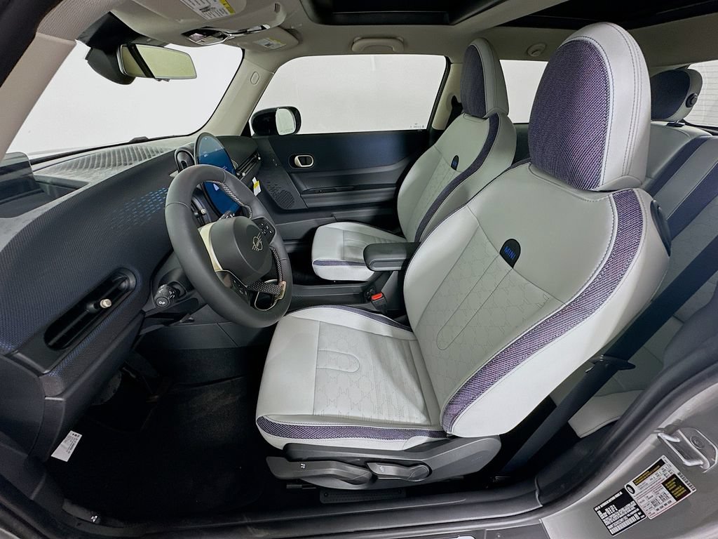 Certified 2025 MINI Cooper 2-Door Hardtop FWD image 16