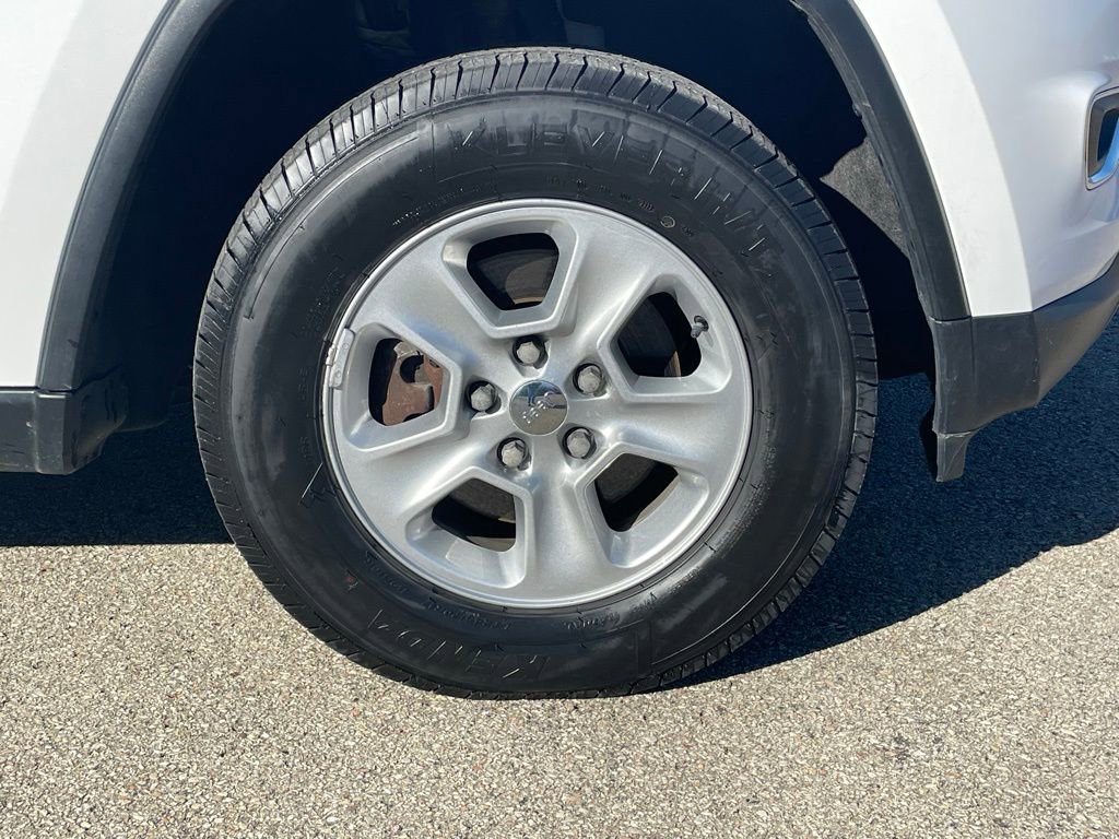 Used 2015 Jeep Grand Cherokee Laredo w/ Quick Order Package 23E image 10