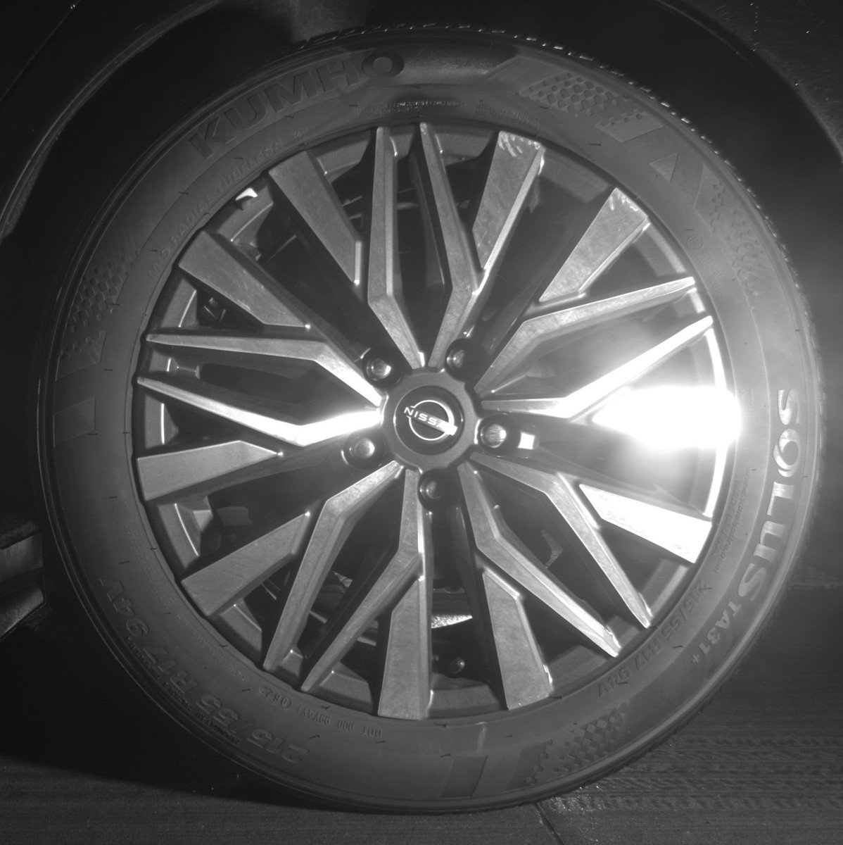 Used 2025 Nissan Altima 2.5 SV FWD image 14