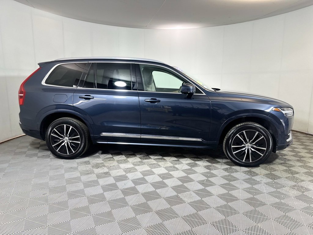 Used 2022 Volvo XC90 T8 Inscription Expression w/ Climate Package image 9