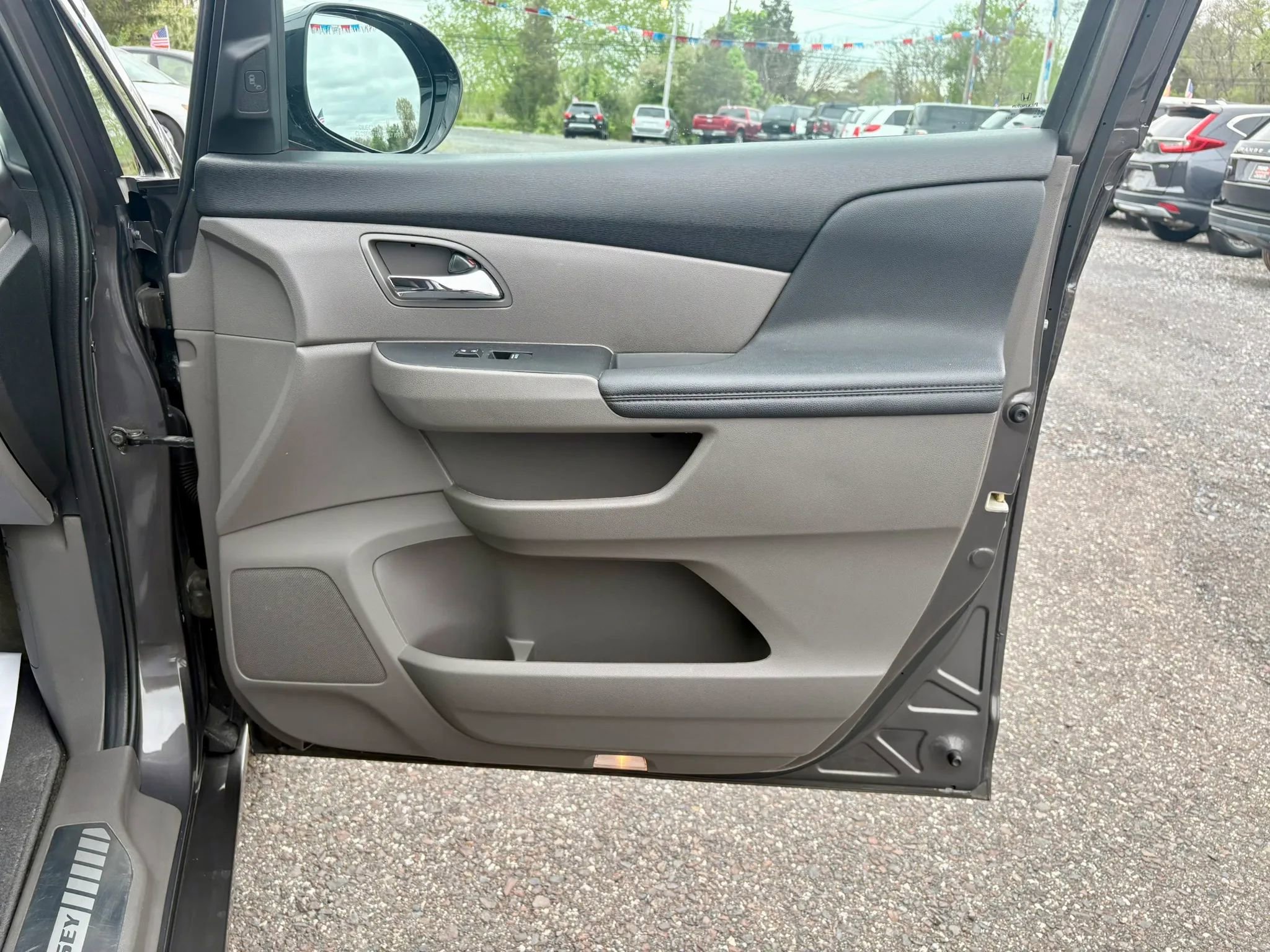 Used 2015 Honda Odyssey Touring Elite image 14