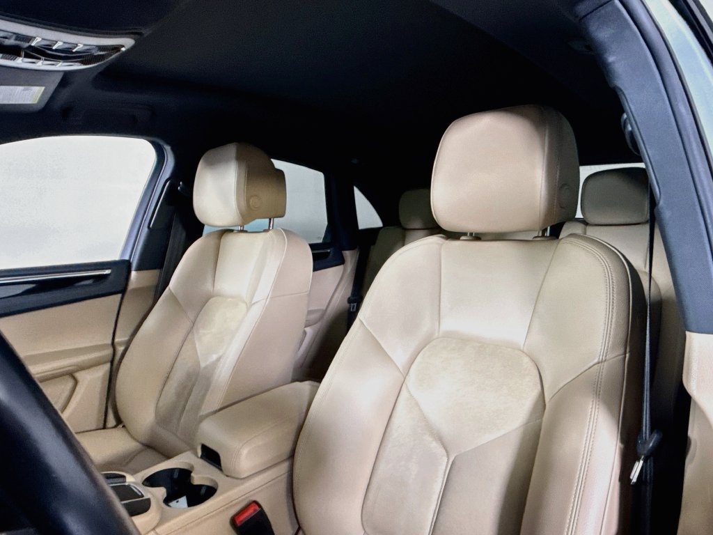 Certified 2021 Porsche Macan AWD/4WD image 5