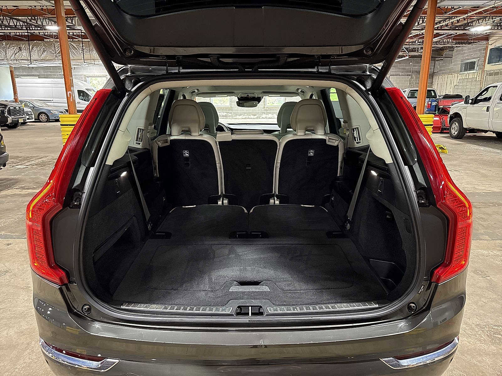 Used 2018 Volvo XC90 T6 Inscription w/ Convenience Package AWD/4WD image 10